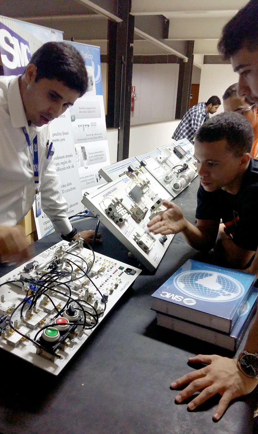 IX Semana de Engenharia Mecânica e a I Semana de Engenharia Elétrica da Unievangélica de Anápolis