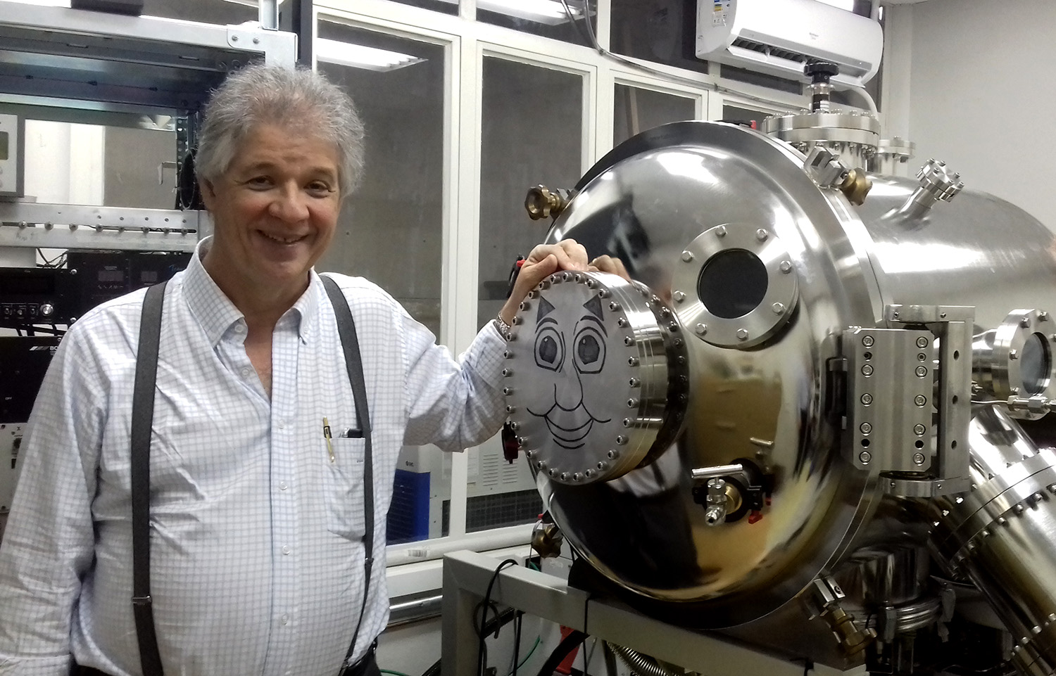 Prof. José Diniz Chubaci - IBAD – Ion Beam Assisted Deposition (Deposição por Feixes Iônicos Assistida) - Instituto de Física da USP